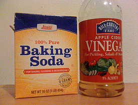 Photo of baking soda and vinegar by jessica mullen/Flickr.