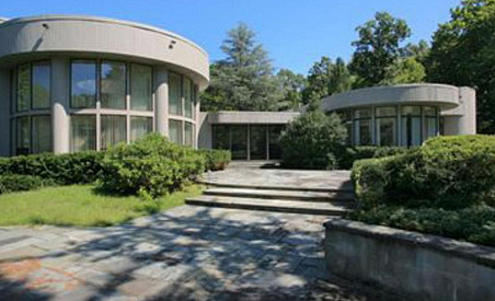 On the market: Whitney Houston’s high-end Jersey crib.