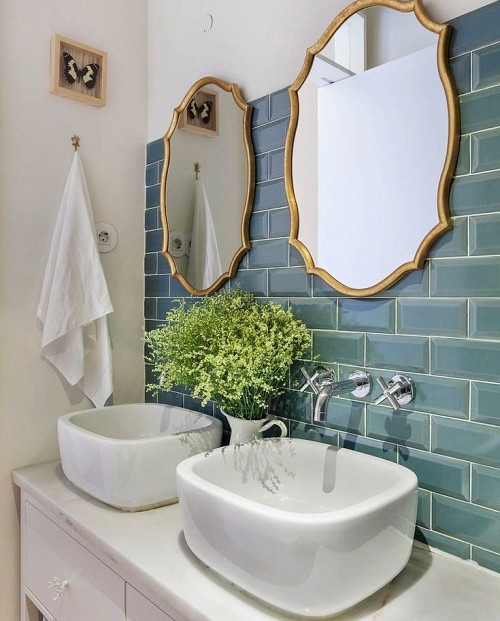 Bathroom backsplash tile by PickComfort/flickr